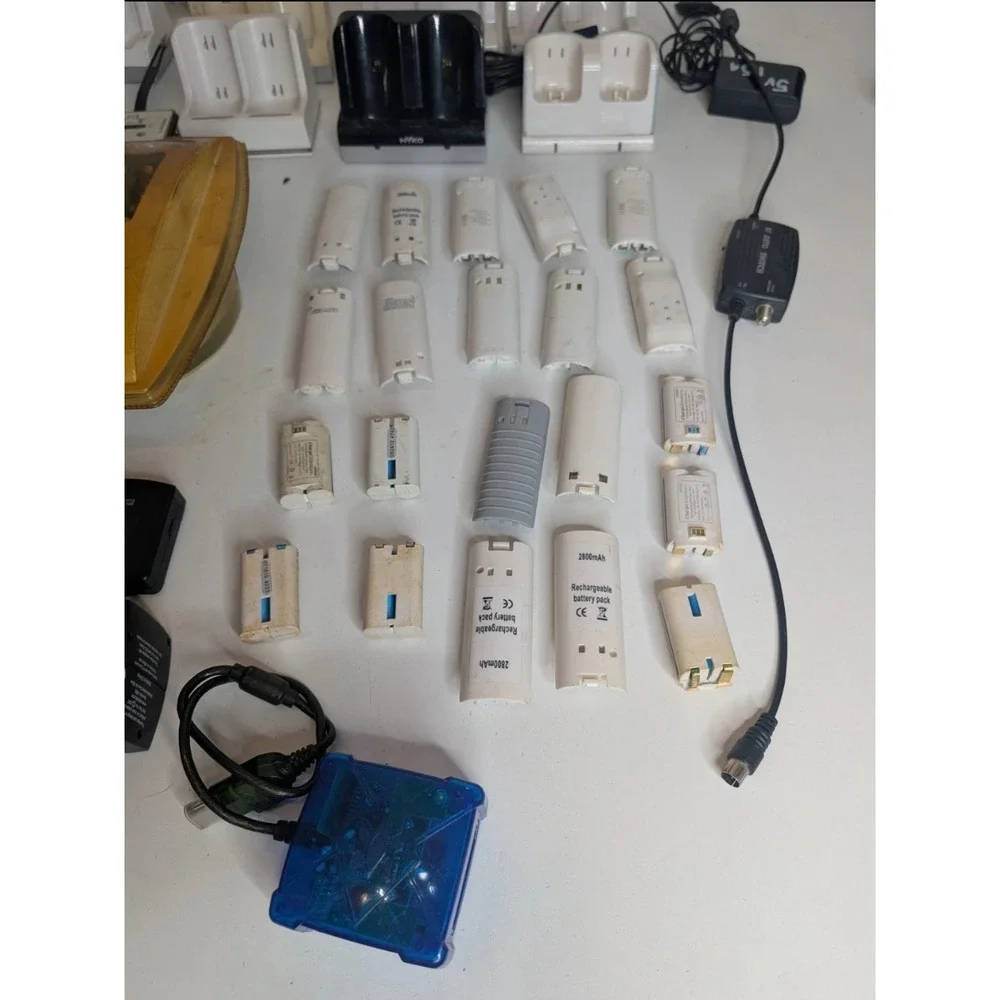 Huge Mixed Lot Of PS1 PS2 PS3 PS4 Wii Nintendo TV Wired Chargers Docking & More!